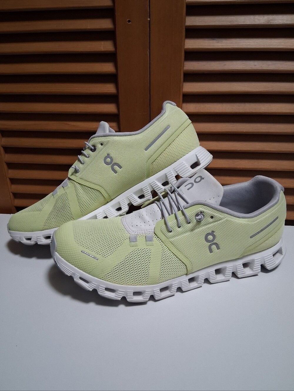 ON CLOUD 5 HAY FROST MEN'S RUNNING SHOE * SIZE: 11.5